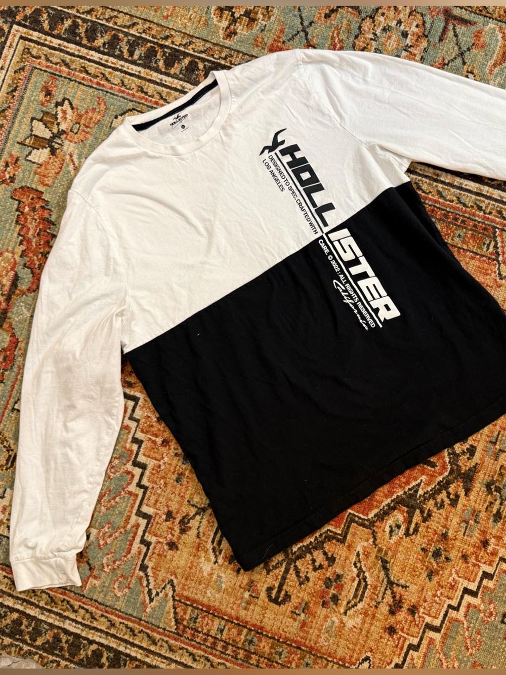 Hollister Men’s Long-Sleeve Colorblock Logo Shirt